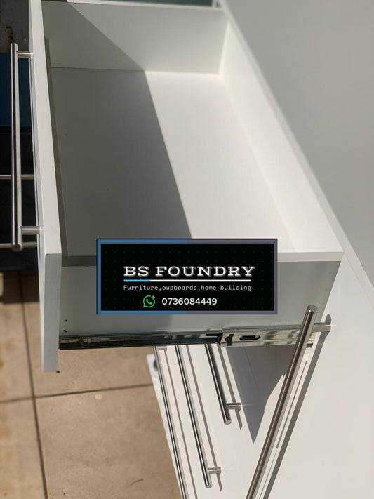 Chest of drawer 5drawers & 2shelves